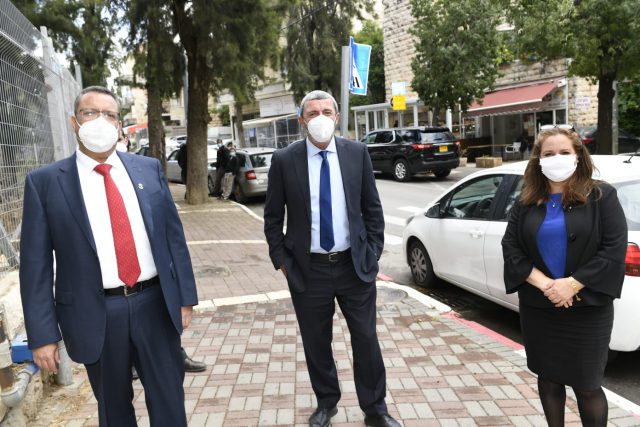"רואים חשיבות עליונה בהחזרת הילדים ללימודים"