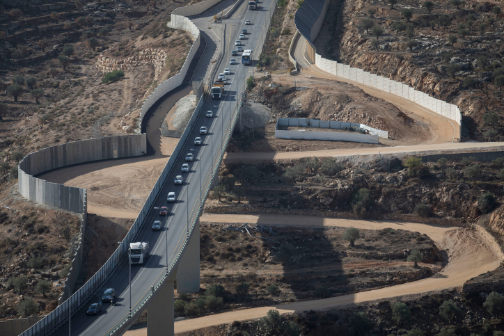 תיעוד: כביש המנהרות נחסם בעקבות מאוורר שנפל