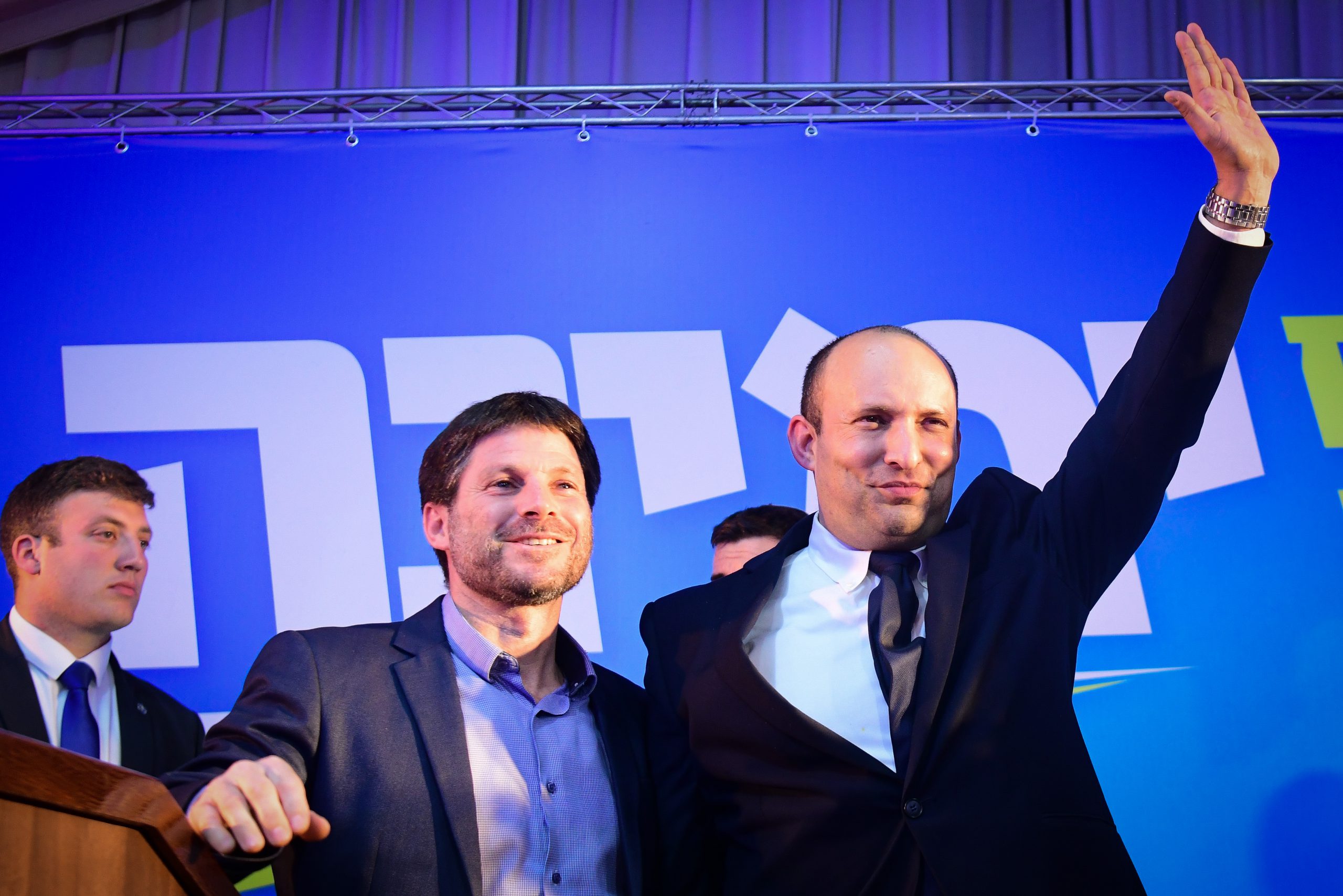 ימינה מגיבה: "בניגוד לספינים לא דרשנו 3 תיקים"