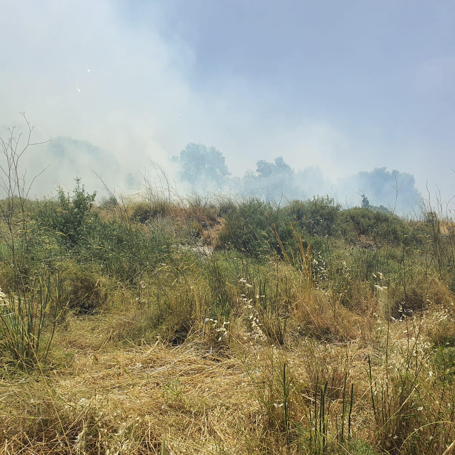 שריפה ענקית ביישוב גבע בנימין;תושבים פונו מבתיהם