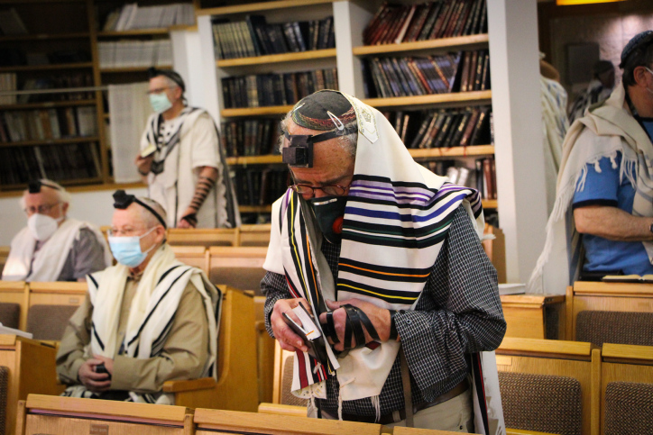 לא רק בתי כנסת: אלו עוד הקלות אישרה הממשלה?