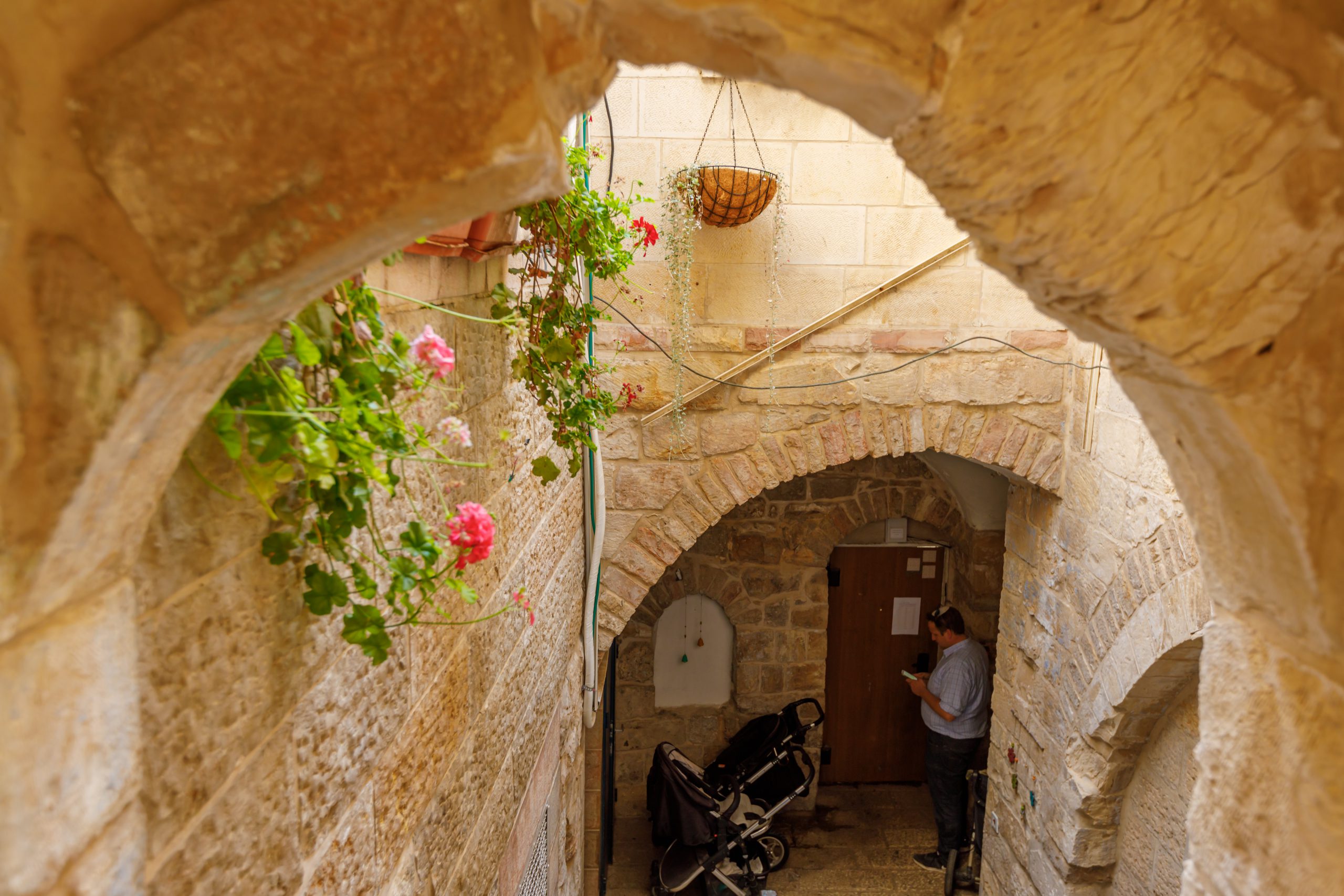 דווקא השנה בונים את הנצח: גואלים בתים בירושלים