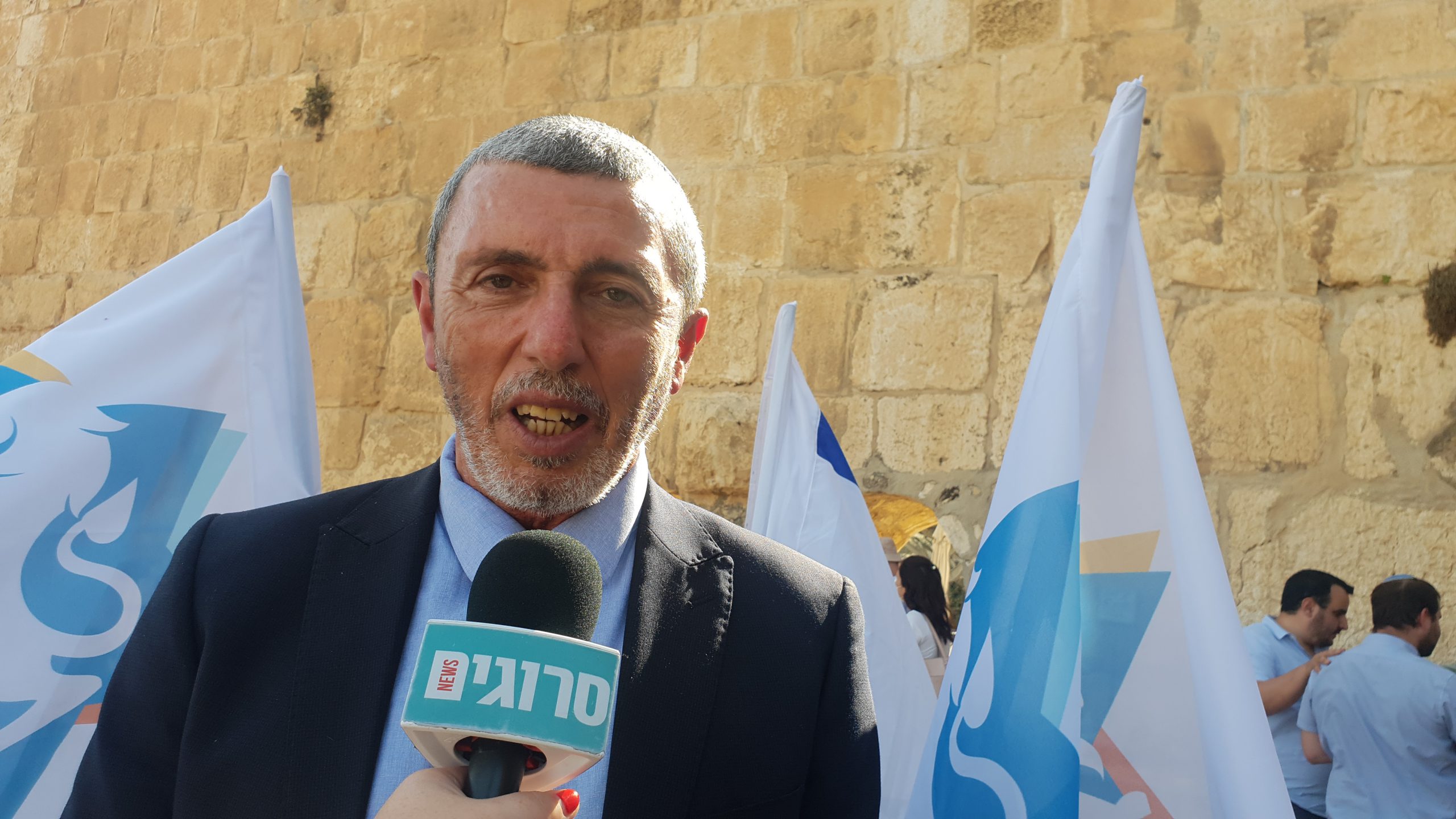 השר רפי פרץ לסרוגים: "יום מיוחד, נשקיע בירושלים"