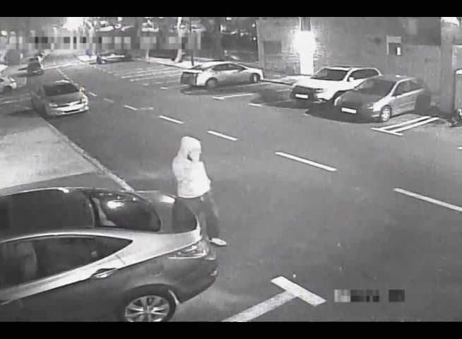 המשטרה: האם אתם מכירים את האיש שבסרטון?
