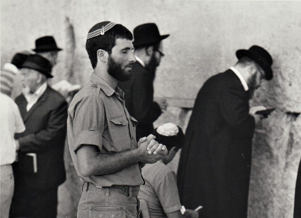 מכירים את האיש שבתמונה? הצלם רוצה לפגוש אותו
