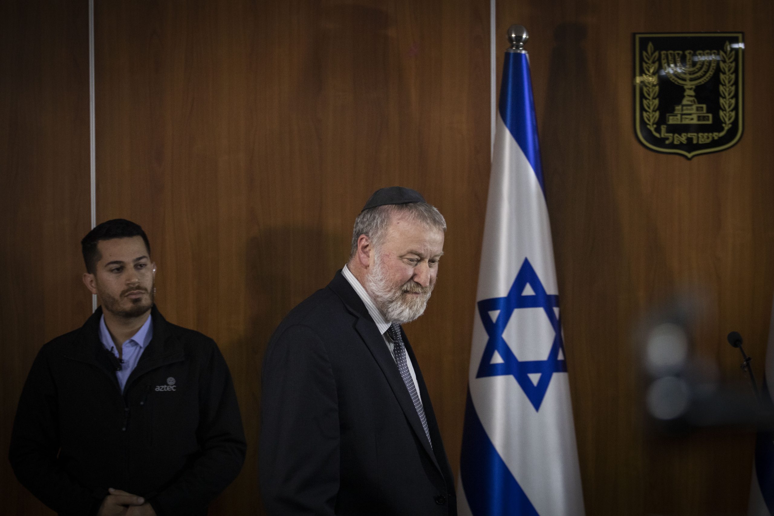 אביחי מנדלבליט, הותקף לאחר פרסום חוות הדעת נגד מימון משפט נתניהו