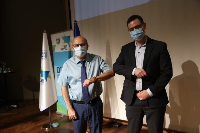 המנכ"ל היוצא והנכנס