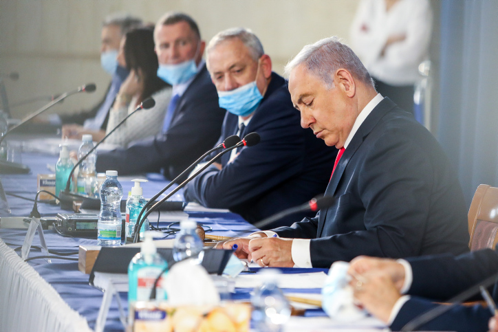 כשמסביב יהום הסער: מדוע נתניהו נוסק בסקרים?