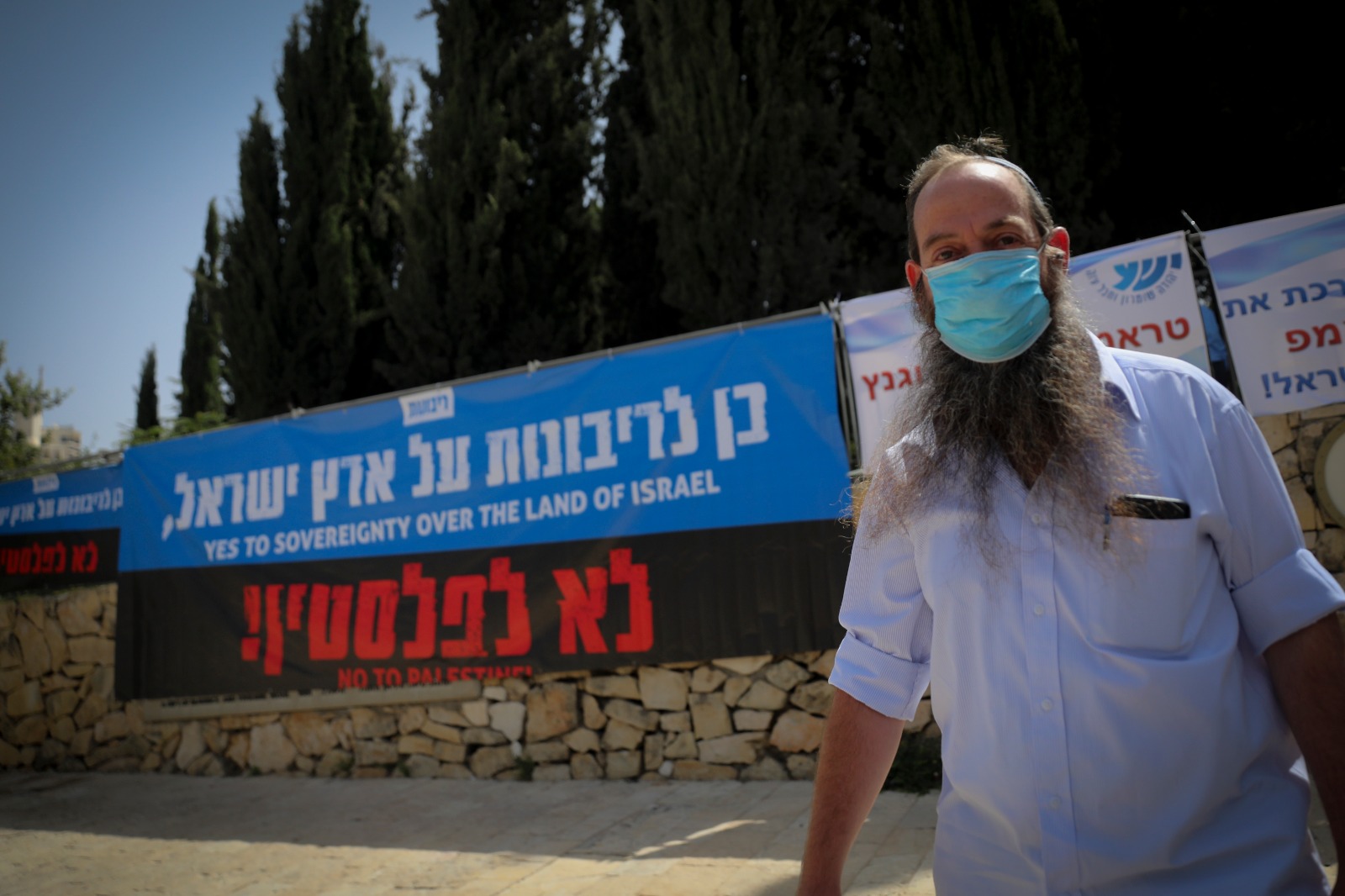 מאחורי הגב של מרצ? בנט נפגש עם ראשי מועצת יש"ע