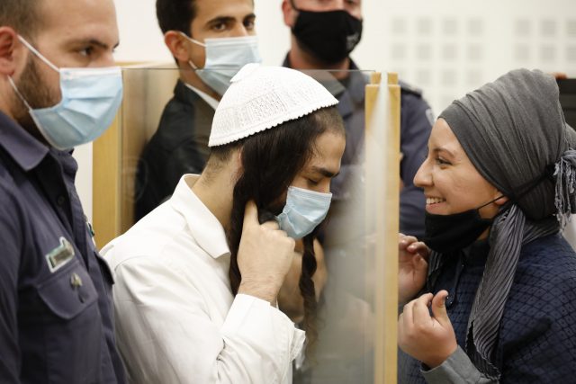 עמירם בן אוליאל עם אשתו, אוריין, בבית המשפט