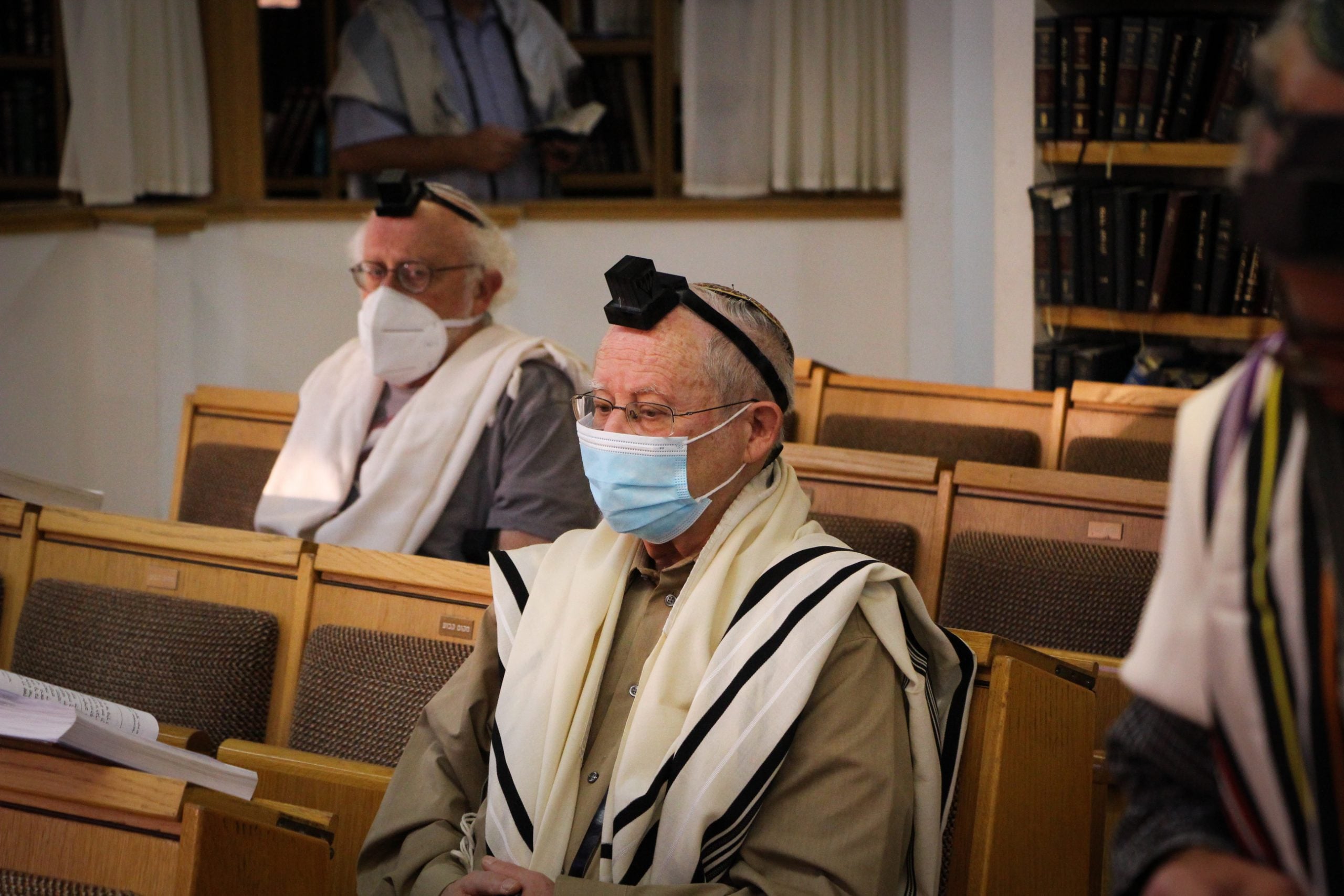 ח"כ כהנא: לפתוח גם את בתי הכנסת