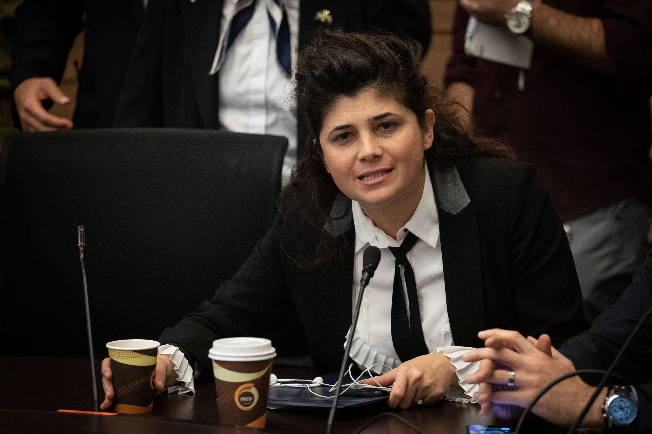 הצעת חוק: קיצוץ בפנסיות תקציביות ובשכר הח"כים