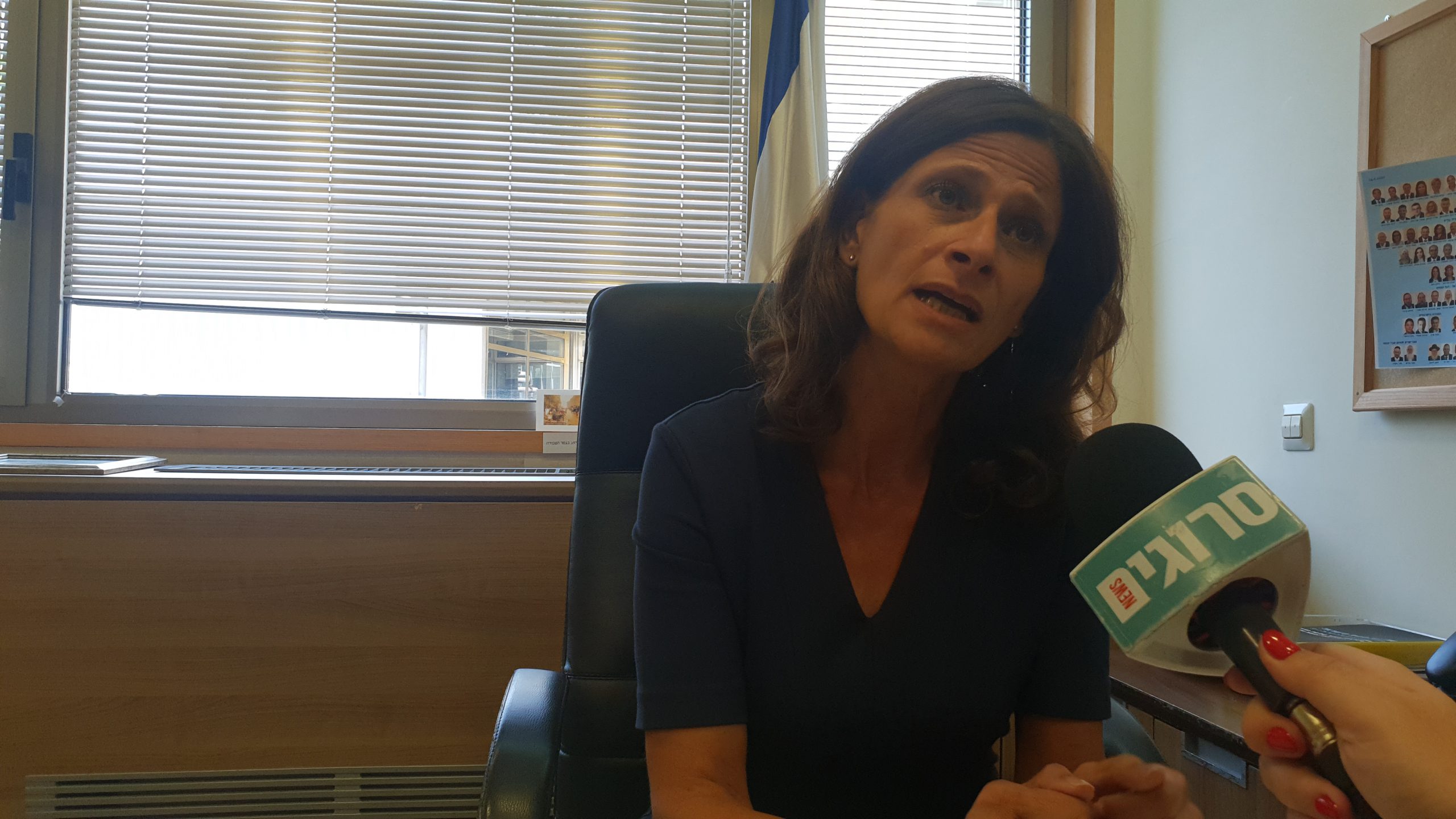 המרד בכחול לבן: ח"כית נוספת נגד דחיית הבחירות
