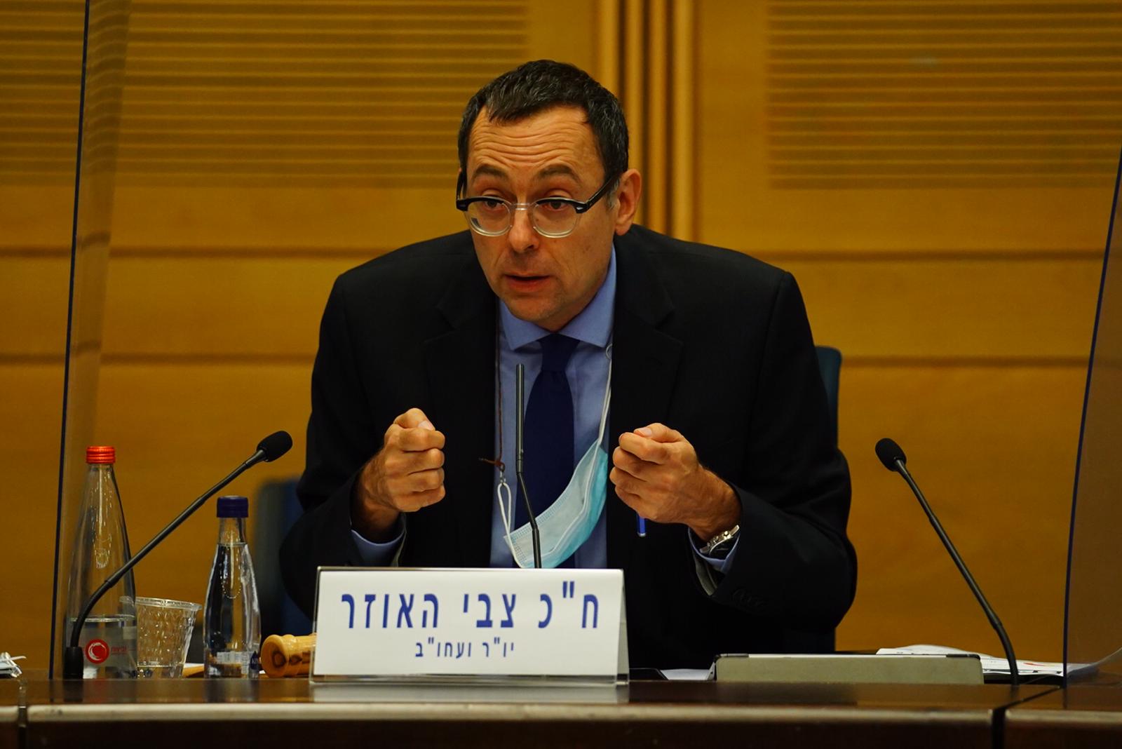 האוזר מבהיר: "לא נתמוך בממשלה בתמיכת בל"ד"