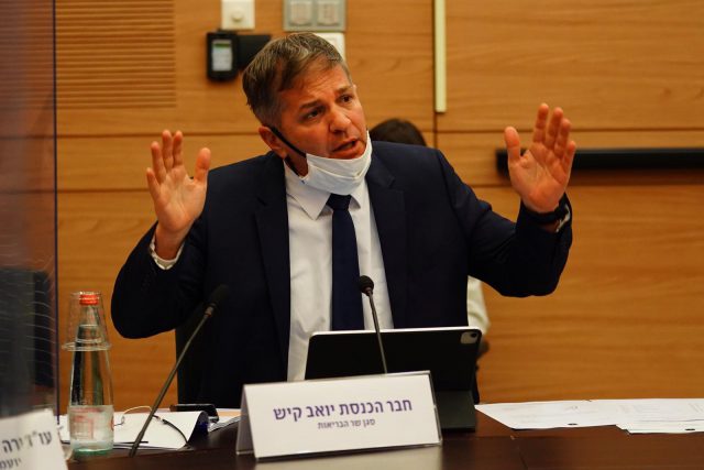 מציע להיזהר מלחגוג, קיש בוועדה