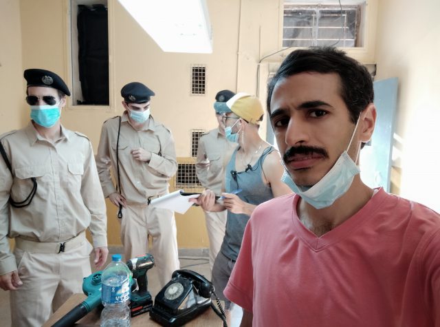 גדליה והשפם על הסט