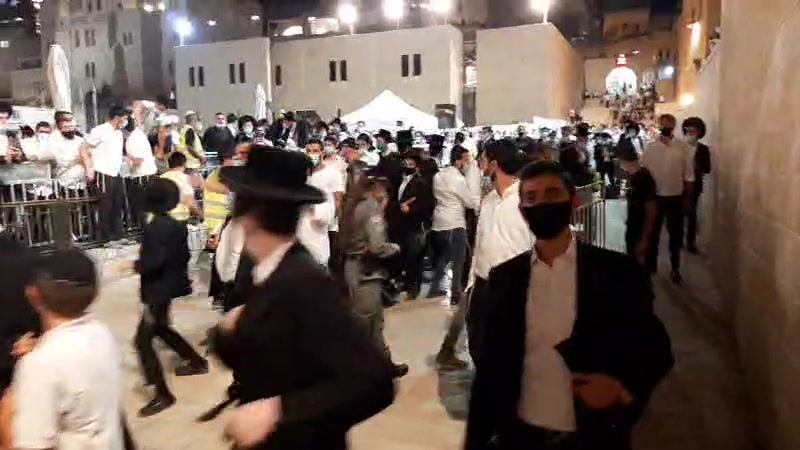 פריצה לכותל תשעה באב תשפ חיים גולדברגג (3)