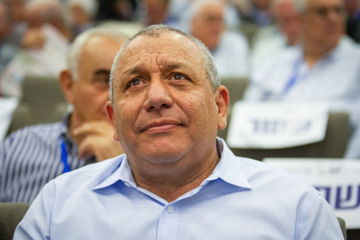 סקר: כמה מנדטים שווה מפלגה בראשות גדי איזנקוט