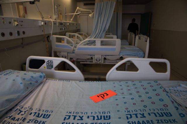 מיטות אישפוז בשערי צדק