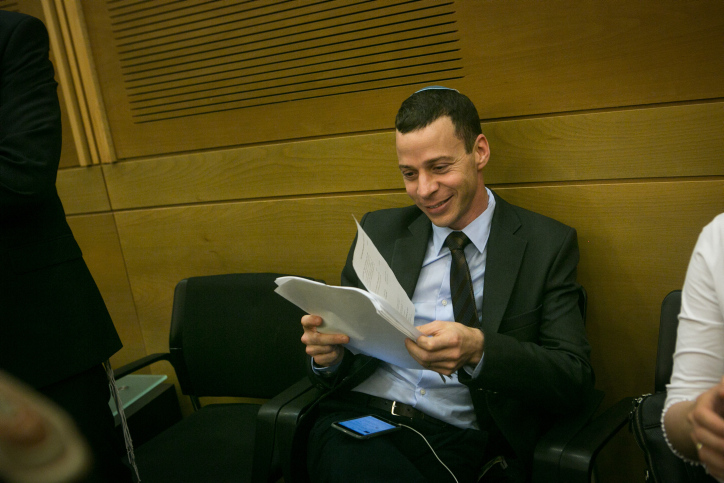 עמית סגל: הציוצים הוסרו אך אגיש תביעת לשון הרע
