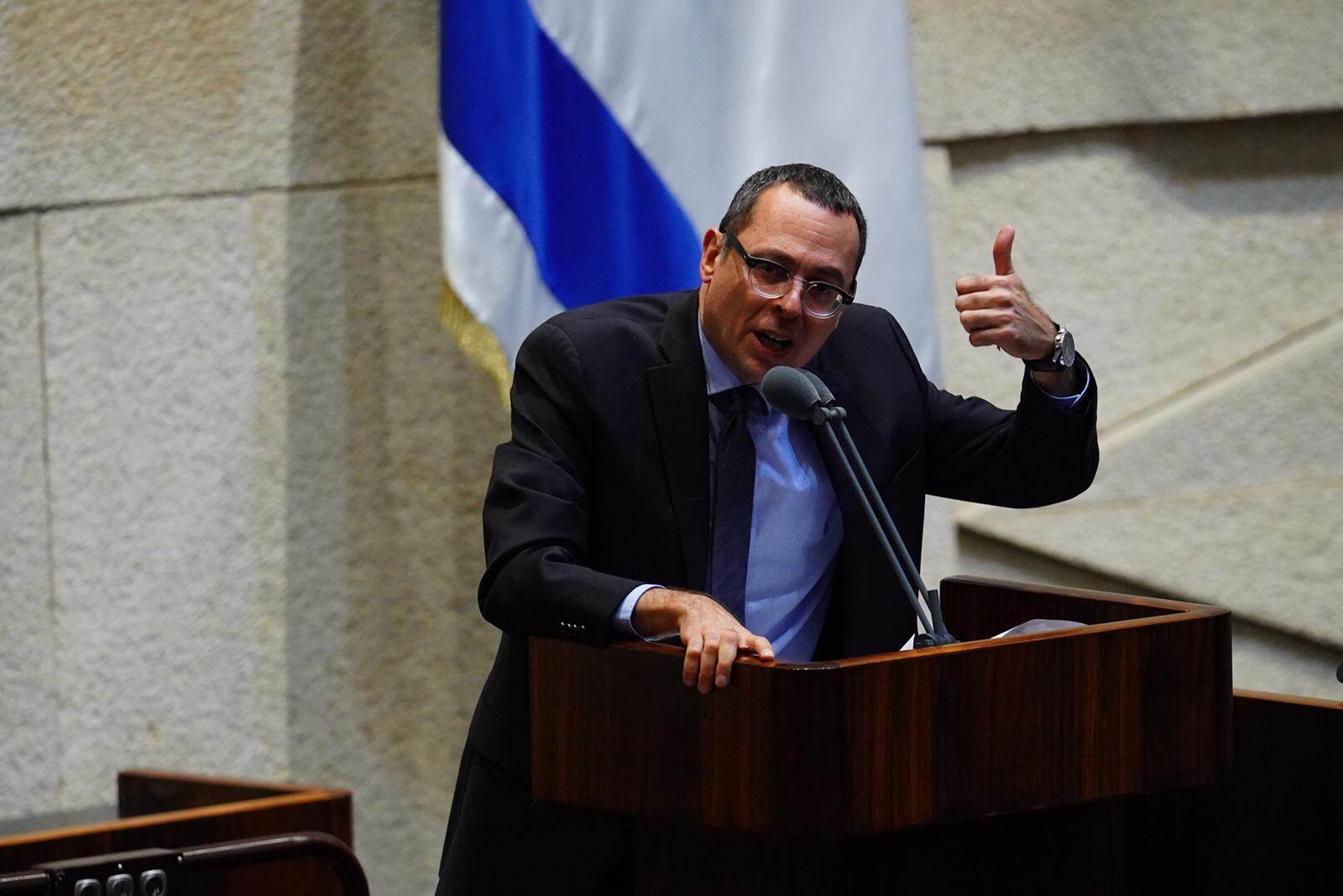 החוק לדחיית אישור התקציב עבר בטרומית