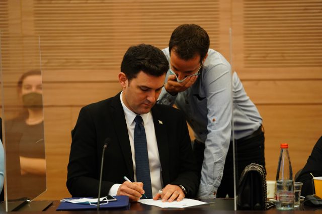 גינזבורג מתנגד להצעה של זוהר (עדינה ולמן דוברות הכנסת)