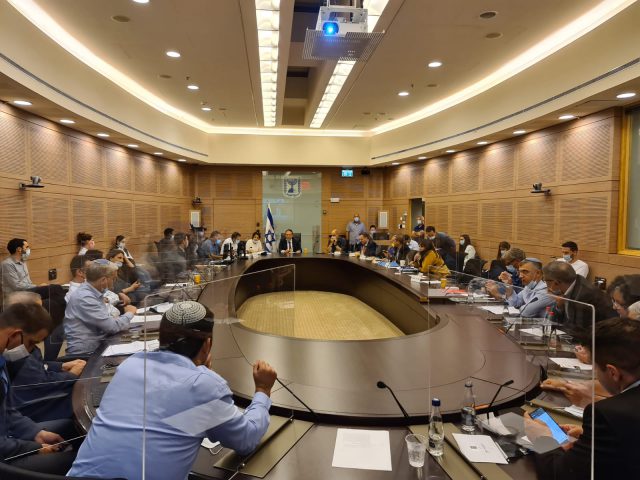 ועדת הכספים אישרה את החוק לדחיית התקציב