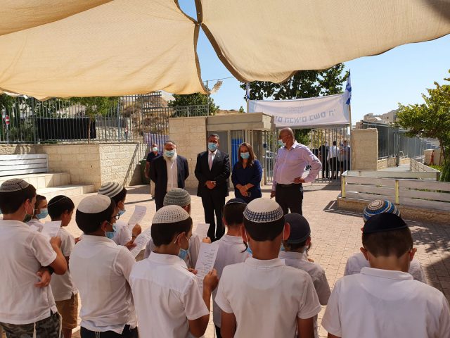 פותחים לימודים בירושלים: ליאון ביקר ב-5 בתי ספר