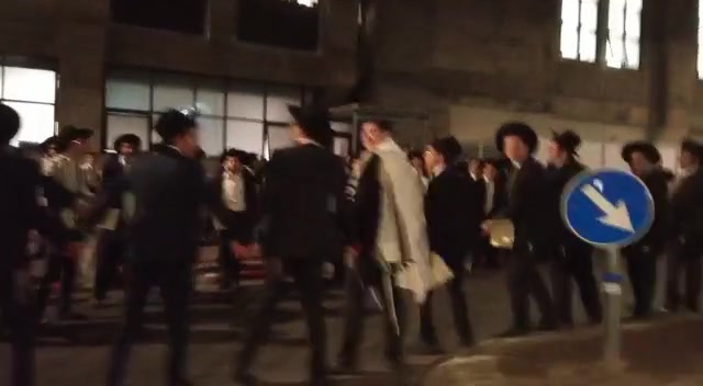 אלפי חרדים חוזרים לביתם באמתלה של "הפגנה". צפו