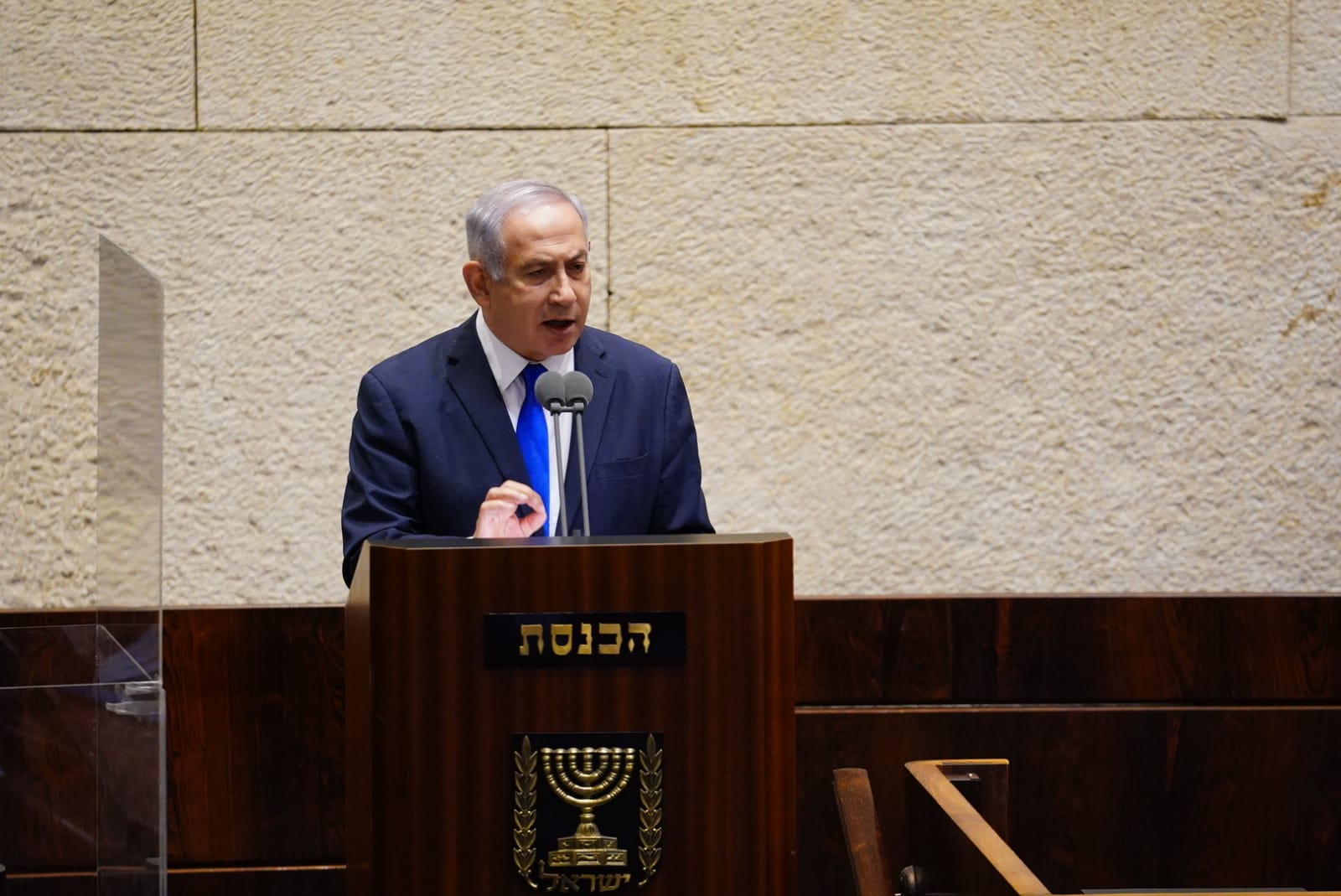 ריבלין בכנסת: "חש את האוויר מלא אבק שריפה"