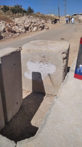 צלבי הקרס לאחר שנמחקו על ידי כוחות צה"ל (יחזקאל פייגלין)