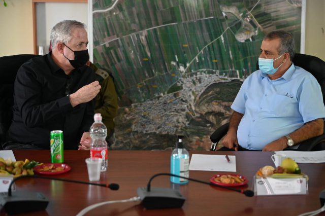 גנץ: "בלבנון צריכים לדעת שחיזבאללה הוא האויב"