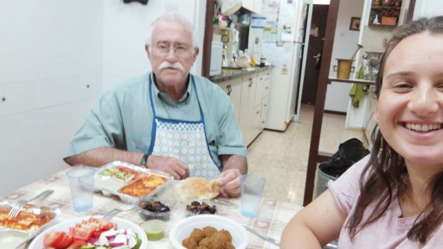 עם הסב, ימים ספורים לפני האסון.