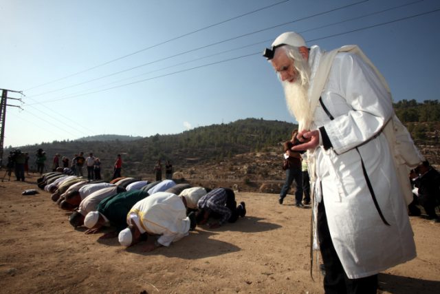 הרב מנחם פרומן בתפילה משותפת
