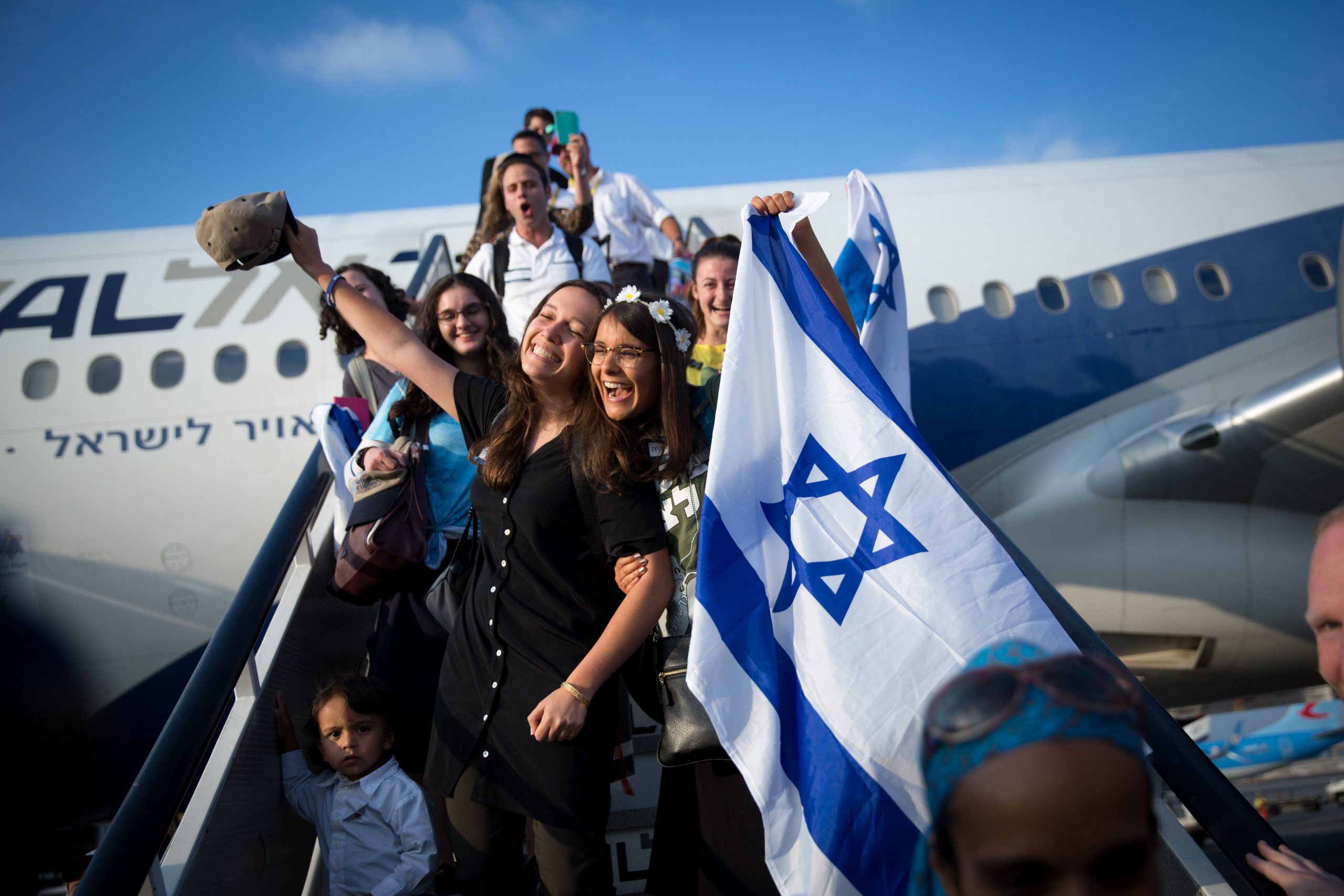 מי דואג לעולים החדשים?