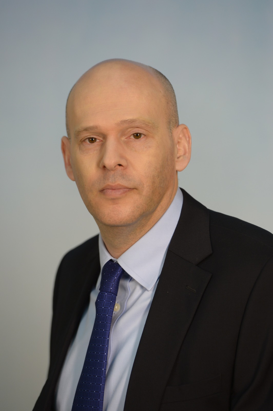 על הראש של נתניהו: גנץ האריך לאיסמן את התפקיד