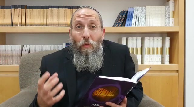 הדלקת נרות חנוכה במניין רחוב
