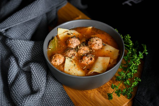 יאיר לכם את החג: מתכון למרק לזניה עשיר