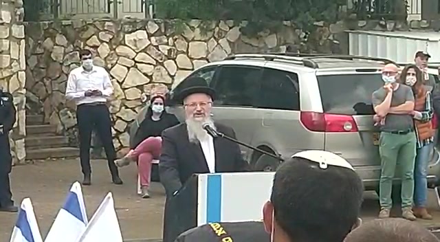 הרב שמואל אליהו בהלווית אסתר הורגן