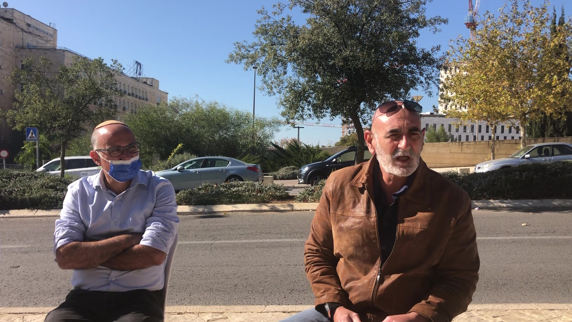 אלחיאני – על סער ובנט