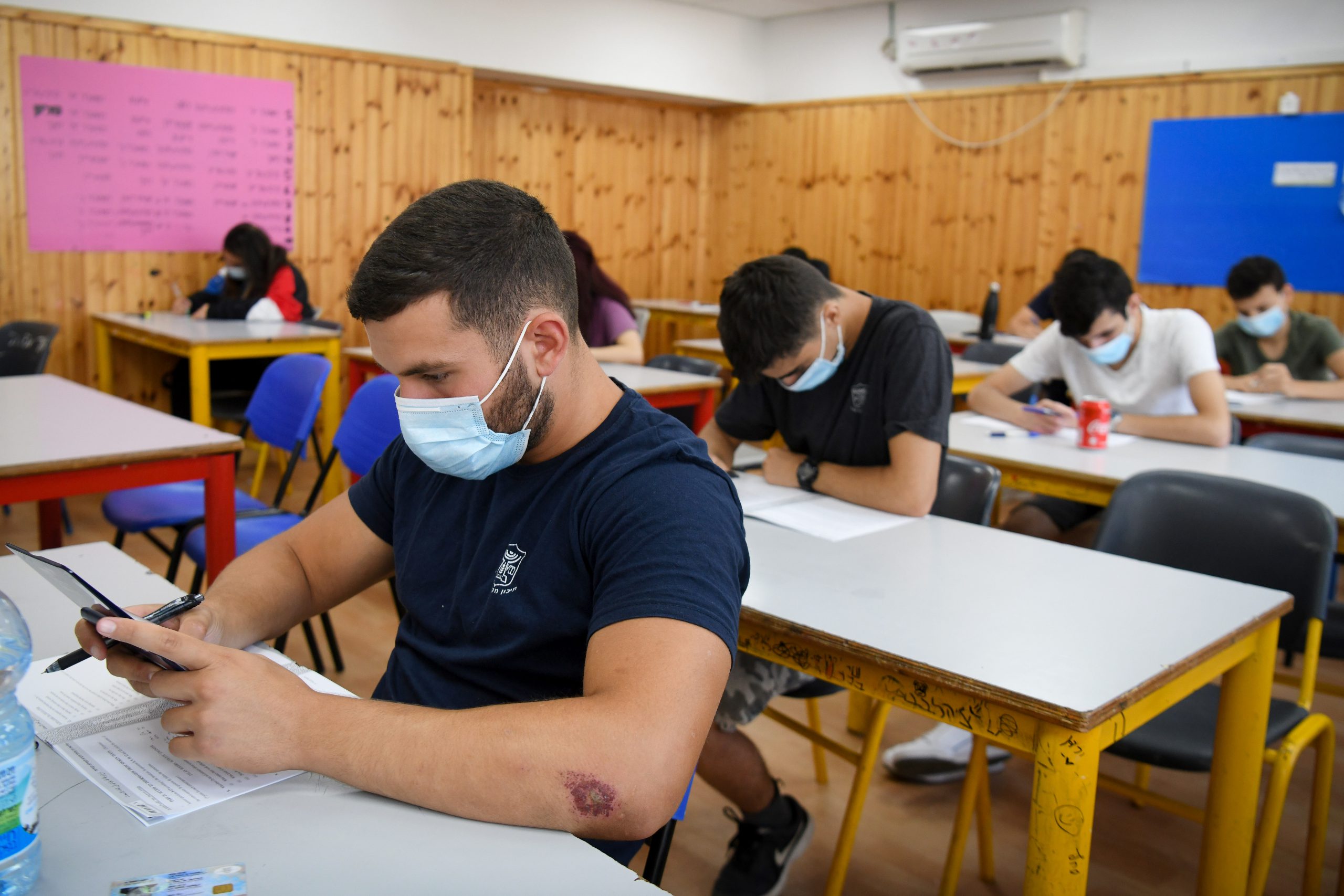 סערת שאשא ביטון | בנט: "מכילים עמדות מגוונות"