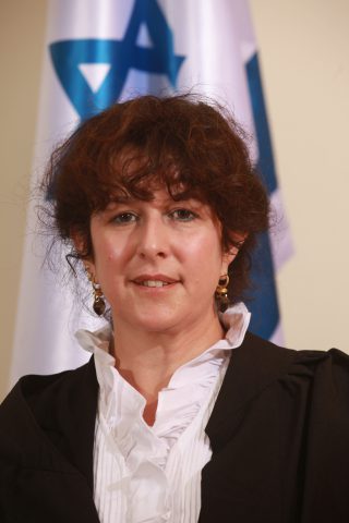 השופטת רבקה גלט: "נחצו קווים אדומים על ידי המשטרה" (דוברות הרשות השופטת)