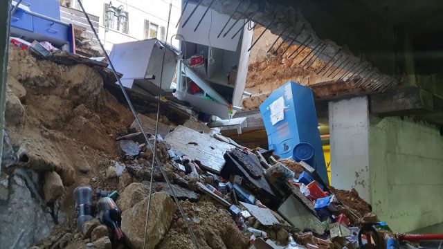 חנות קרסה לתוך חניון תת קרקעי ברחוב הלל בירושלים
