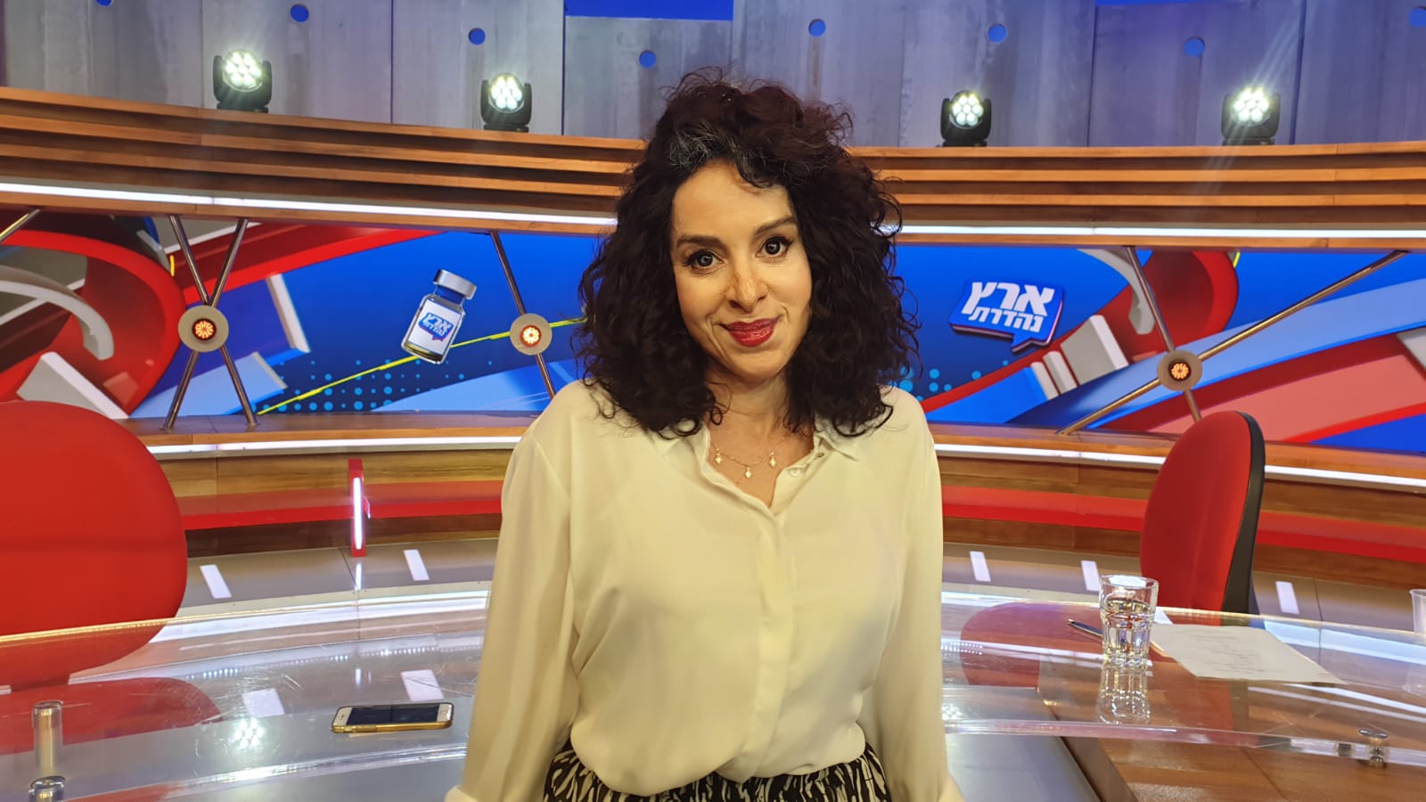 אחרי סערת החלון: קורין גדעון מגיעה ל'ארץ נהדרת'