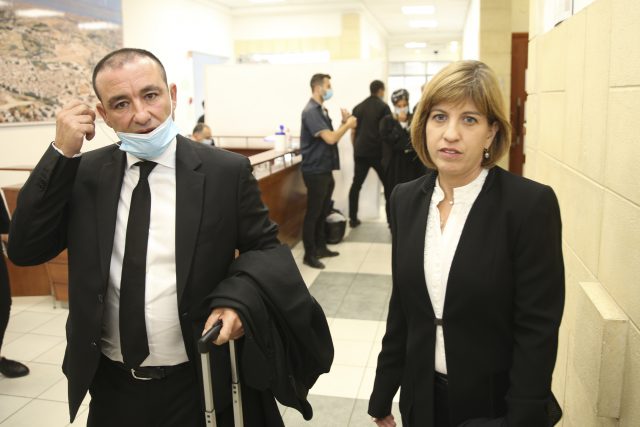 עורכי הדין של הזוג אלוביץ, מיכל רוזן עוזר וזק חן (עמית שאבי/פול)