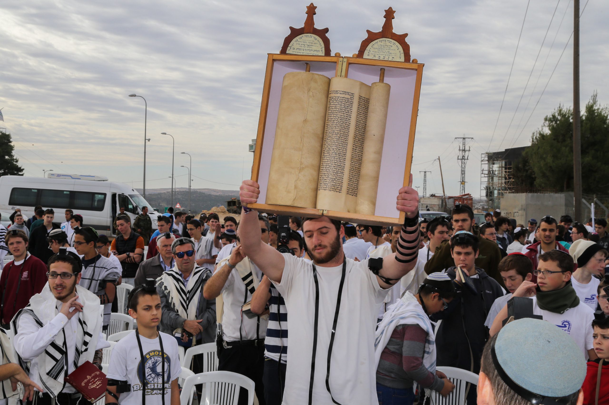 הרב לאו: אפשר לשנות את סדר קריאת התורה השבת