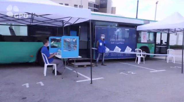 אוטובוס עם קלפי הצבעה