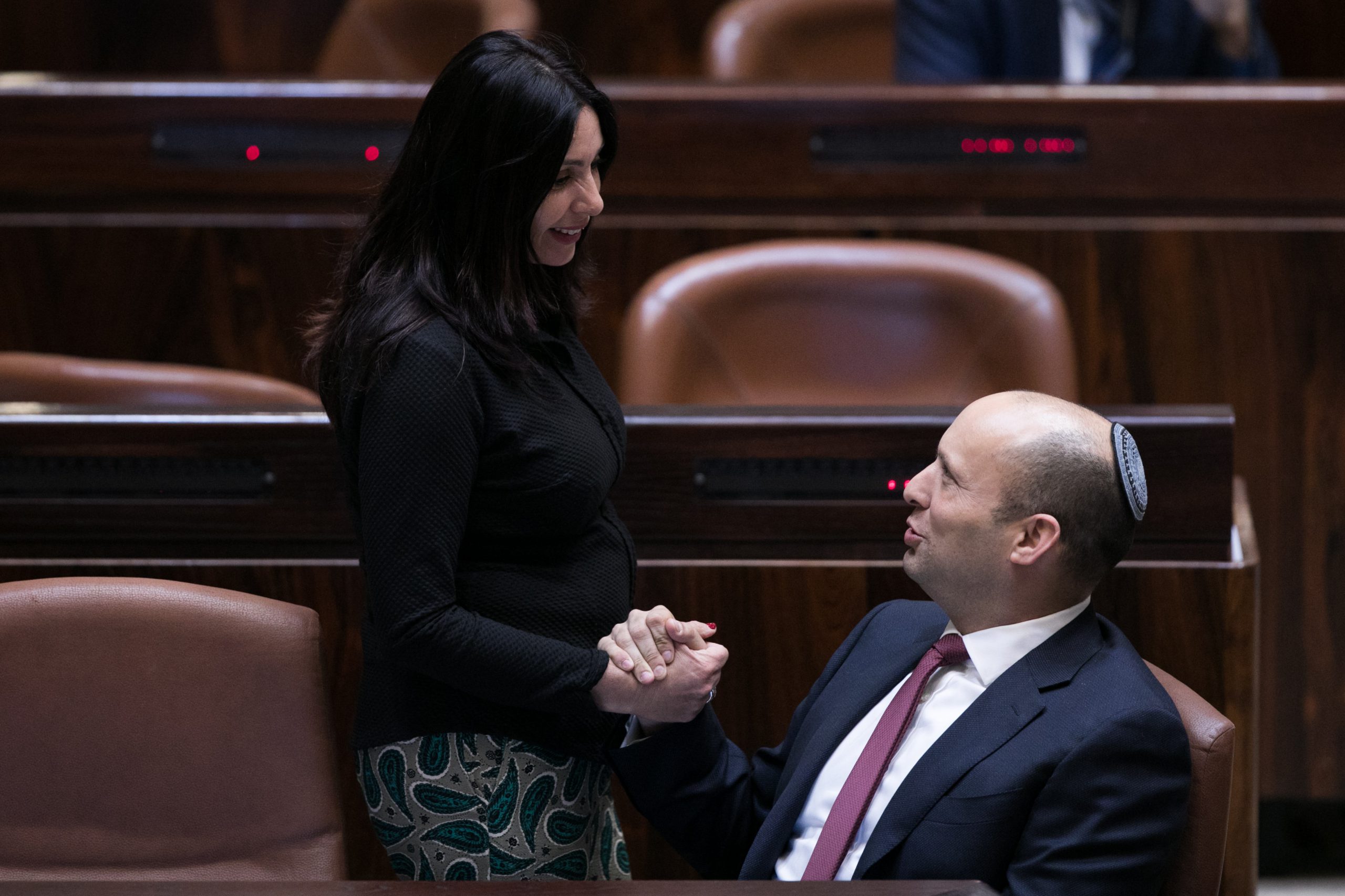 רגב דרשה התחייבות, בנט ענה: "קיוויתי שהתפטרת"