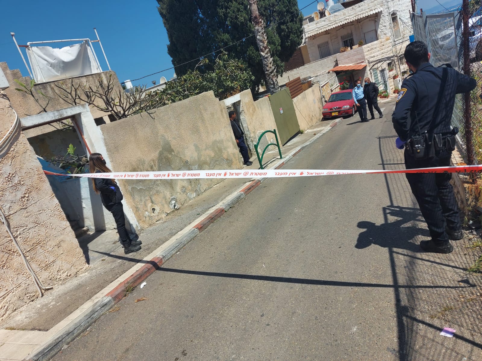 חיפה: השתולל עם סכין, ניסה לדקור שוטרים ונורה