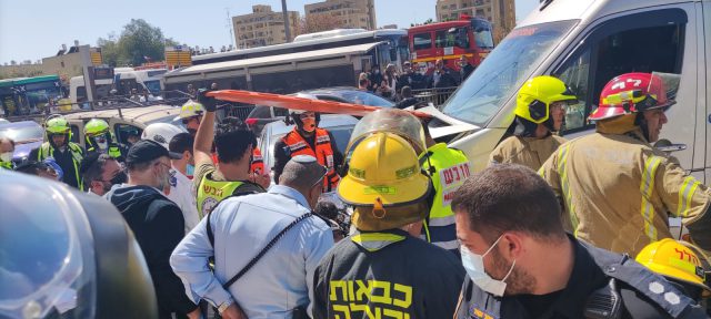 תאונה קטלנית בירושלים: בת 25 נהרגה ו-9 פצועים בזירה